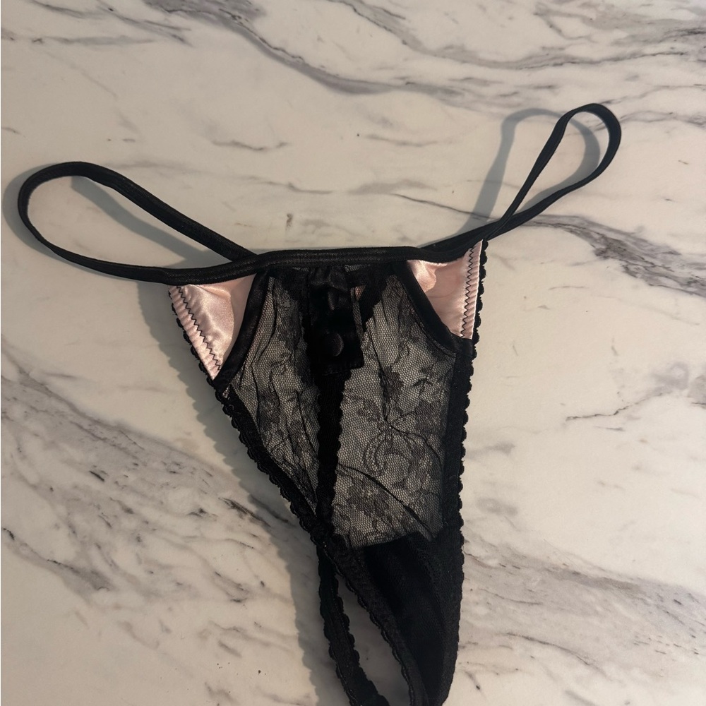 Vintage Victoria’s Secret Black and Pink Lace Thong